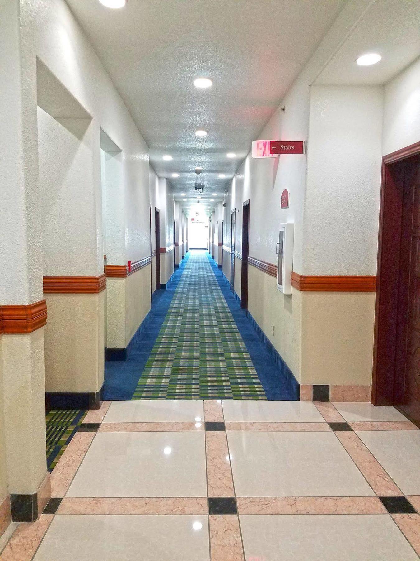 Ramada By Wyndham South Waco Hotel