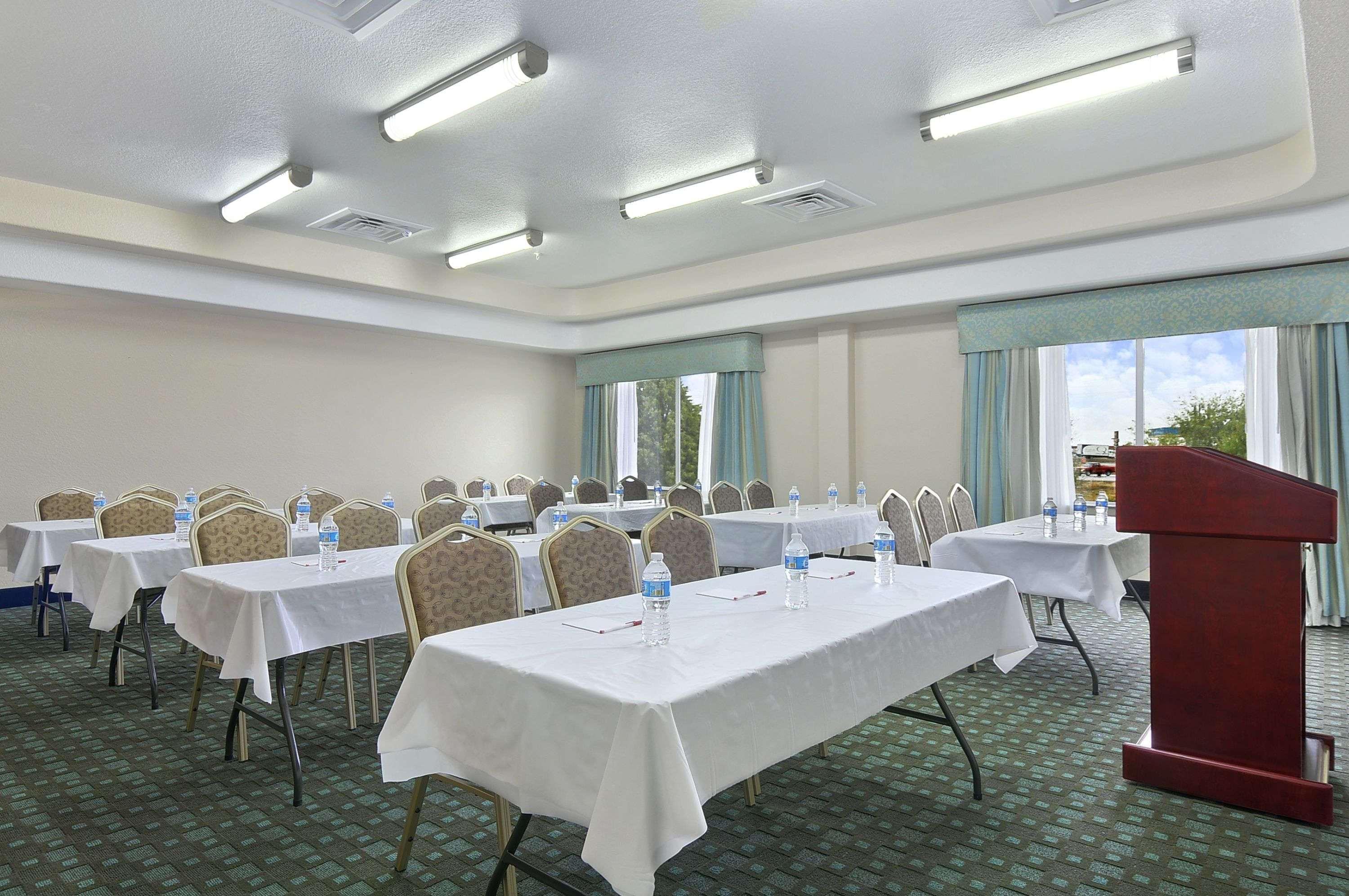 Ramada By Wyndham South Waco Hotel Hewitt