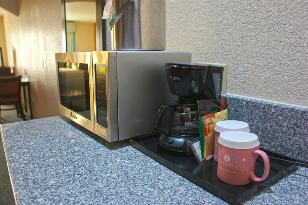 Ramada By Wyndham South Waco Hotel Hewitt