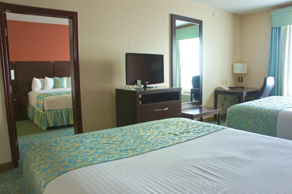 Ramada By Wyndham South Waco