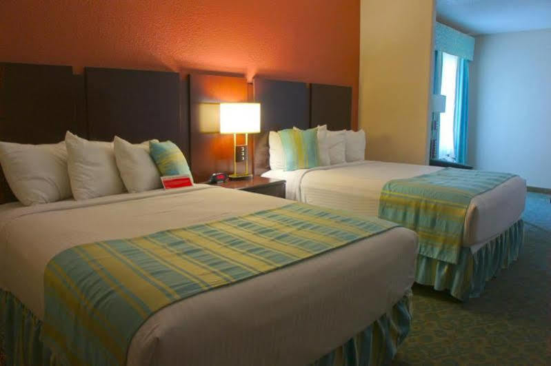 Hotel Ramada By Wyndham South Waco Hewitt