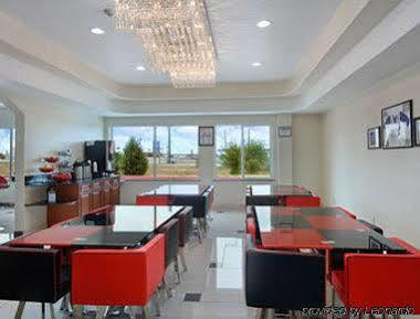 Hotel Ramada By Wyndham South Waco 3*